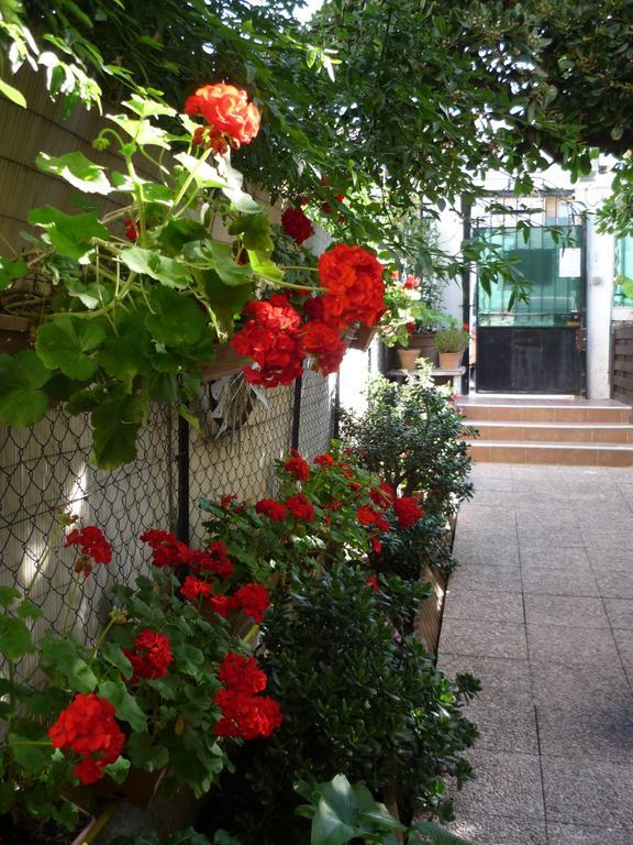 Logis Hotel Villa Victorine Niza Exterior foto