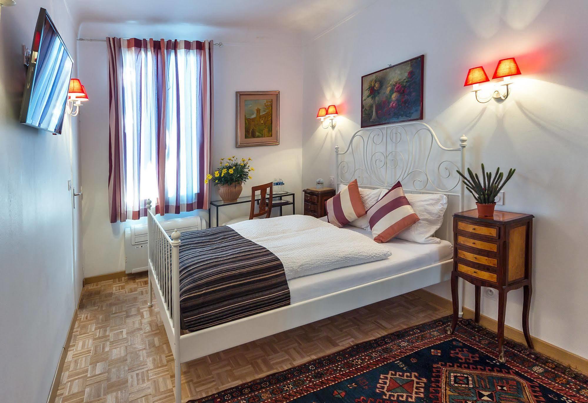 Logis Hotel Villa Victorine Niza Exterior foto